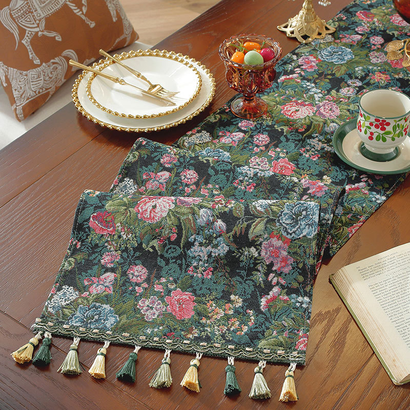 Christmas Table Runner - レトロな油絵柄ジャカードテーブルランナー、タッセル付き刺繍入りエレガントなテーブルランナー、パーティー、キッチン、ダイニング、家の装飾に
